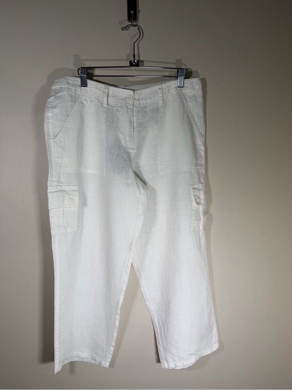 Tommy Bahama White High-Rise Cargo Capri Jeans